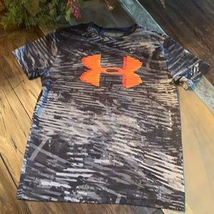 Under Armour boys logo tee